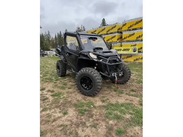 2023 Can-Am COMMANDER XT HD7