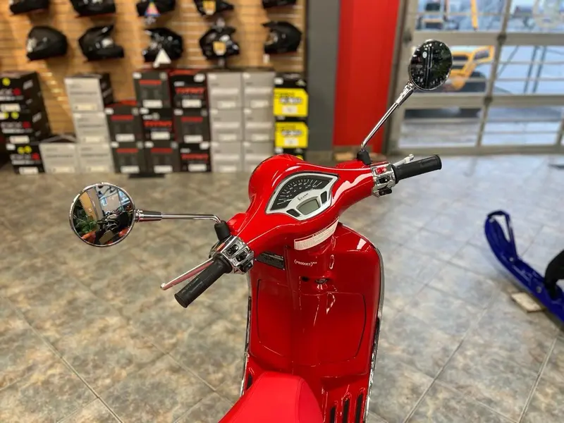 2023 Vespa PRIMAVERA 50 IGET thumbnail 8