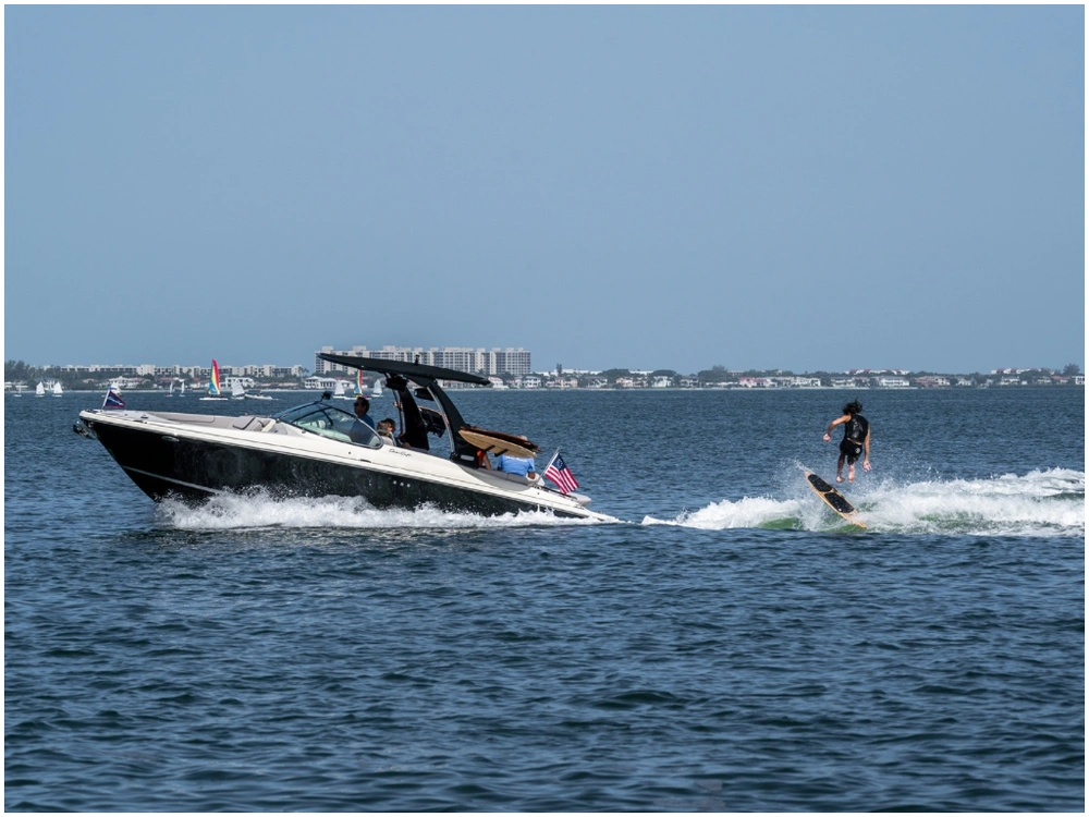 2025 Chris-craft Launch 28 Gt alt