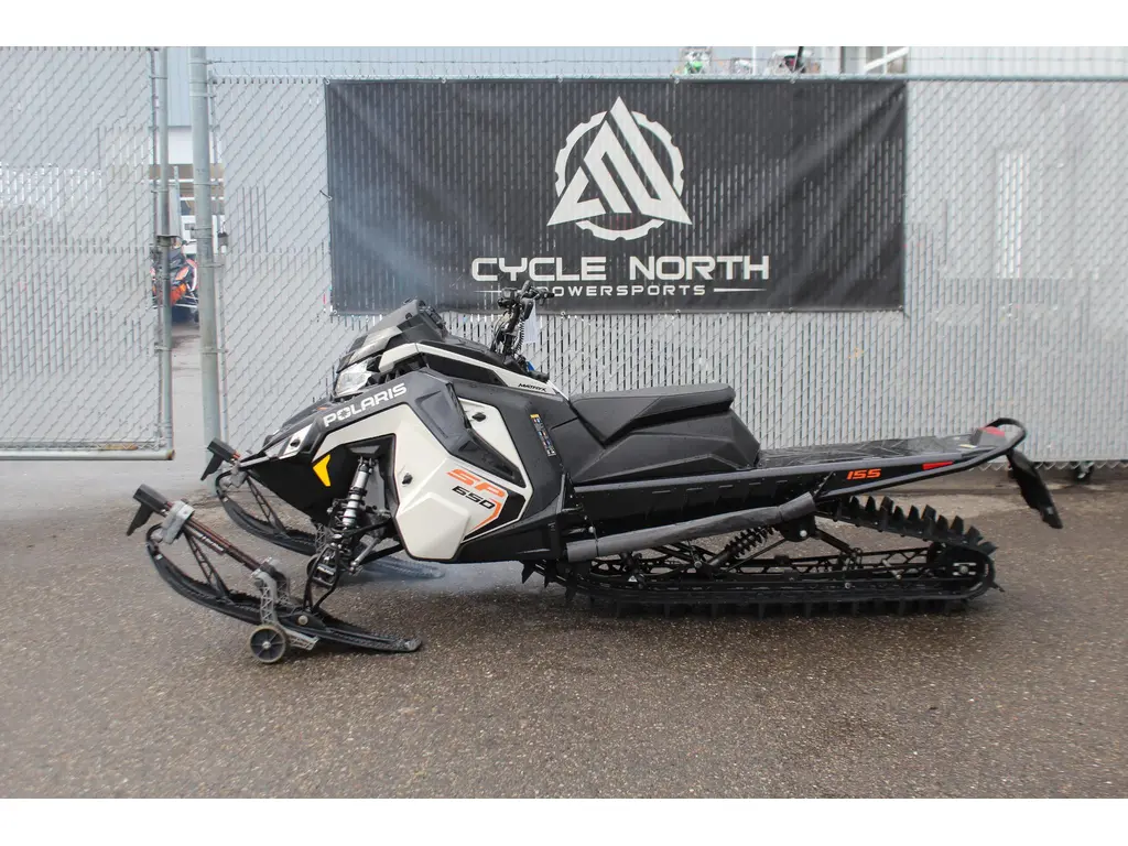 2025 Polaris 650 RMK SP 155 Mirage Gray / Gloss Black 