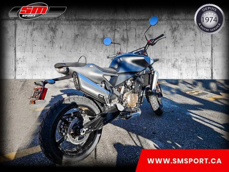 2024 Husqvarna Svartpilen 801 alt