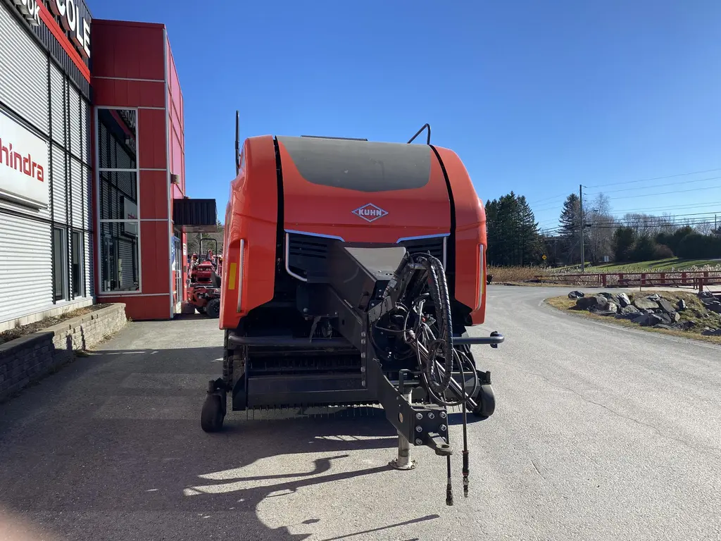2022 Kuhn SB890