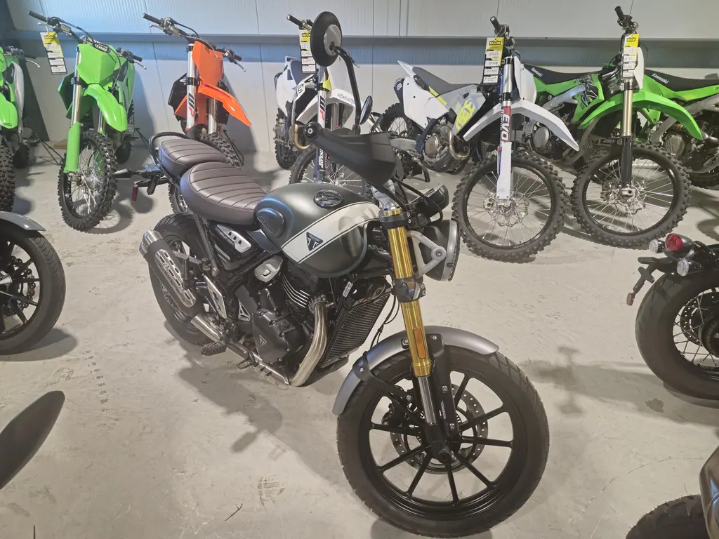 2024 Triumph SCRAMBLER 400 x