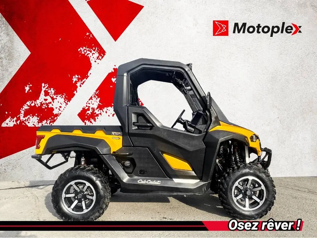 2018 Cub Cadet Challenger MX750 Cabine Fermer