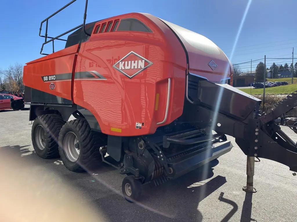 2022 Kuhn SB890