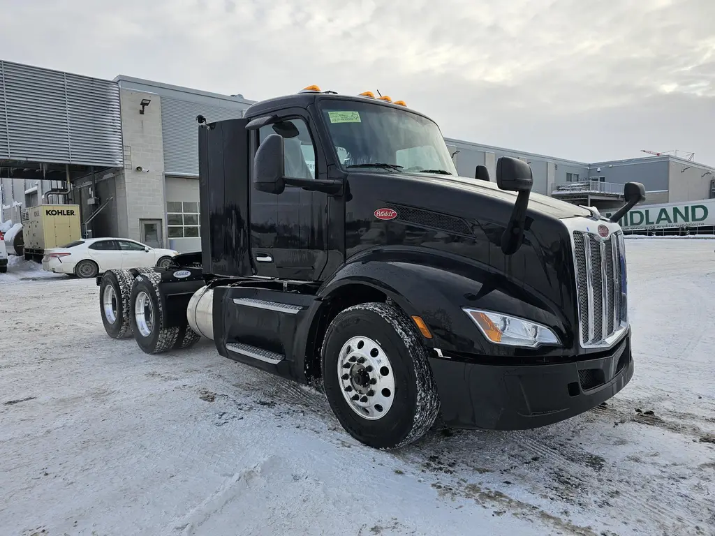 2025 Peterbilt 579