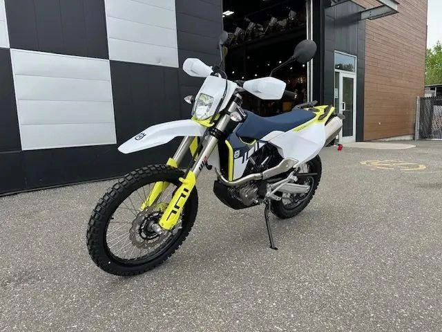 2024 Husqvarna 701 Enduro alt