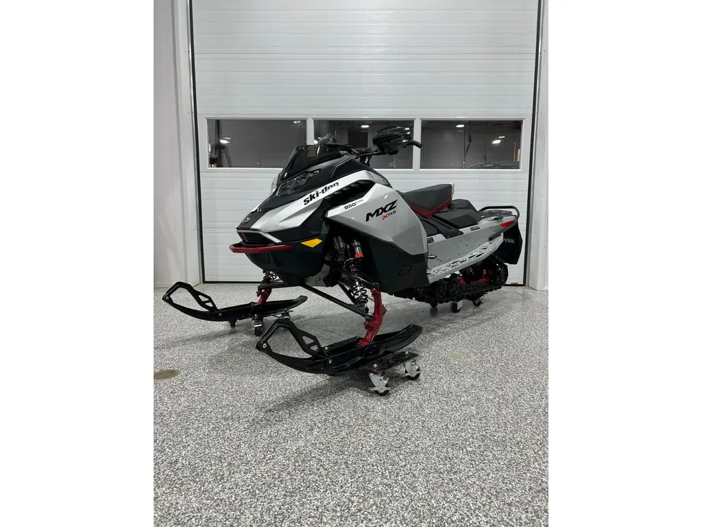 2024 Ski-Doo SM MXZ XRS 850 GY 129 1.5I SAS HUB 24 850 E-TEC® 129 1.5 - Hyper Silver