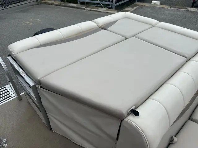 2008 Princecraft Vantage 22 Merc 60hp alt