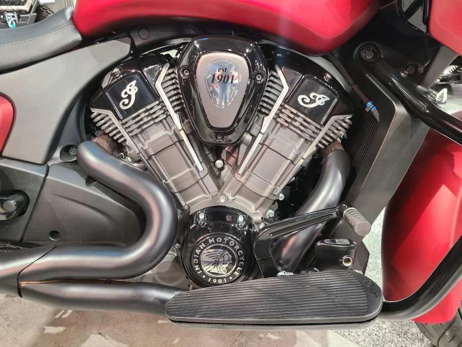 Indian Motorcycle Challenger Dark Horse With Powerband Audio Package 2024 alt