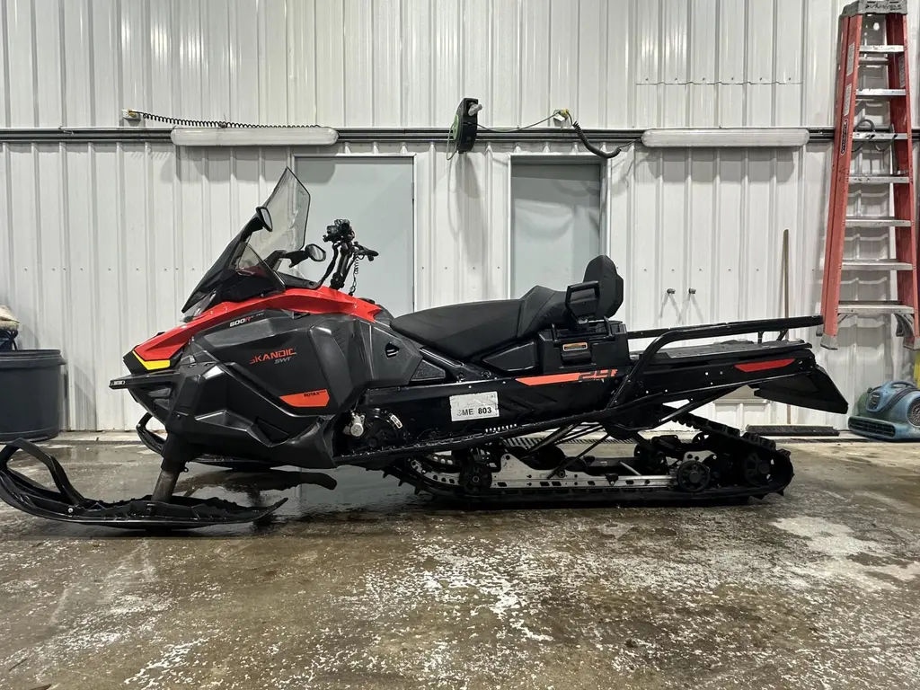 Ski-Doo SKANDIC SWT 600 R 2021