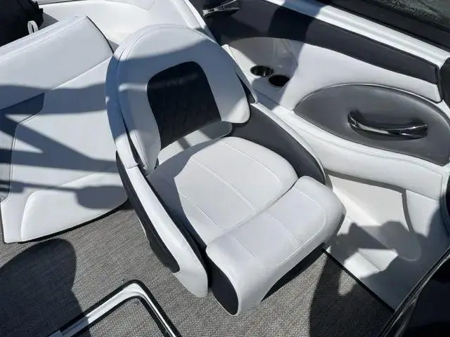 Monterey 224FS BOWRIDER 2023