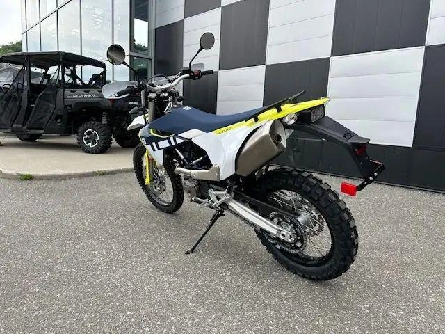 2024 Husqvarna 701 Enduro alt