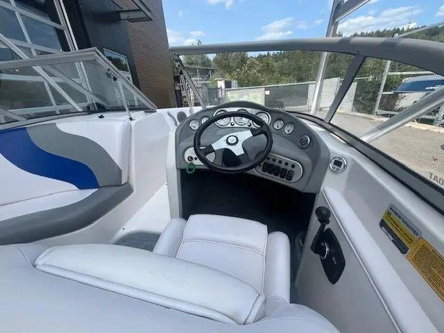 2003 Moomba Outback alt