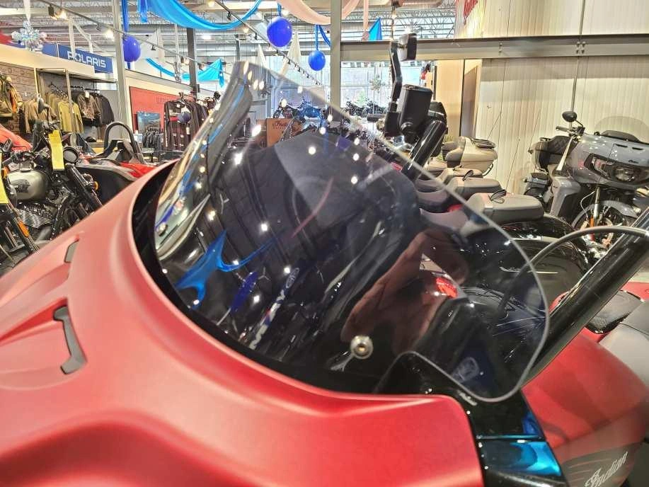 Indian Motorcycle Challenger Dark Horse With Powerband Audio Package 2024 alt