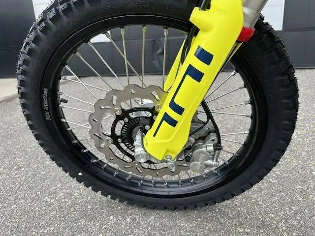 2024 Husqvarna 701 Enduro alt