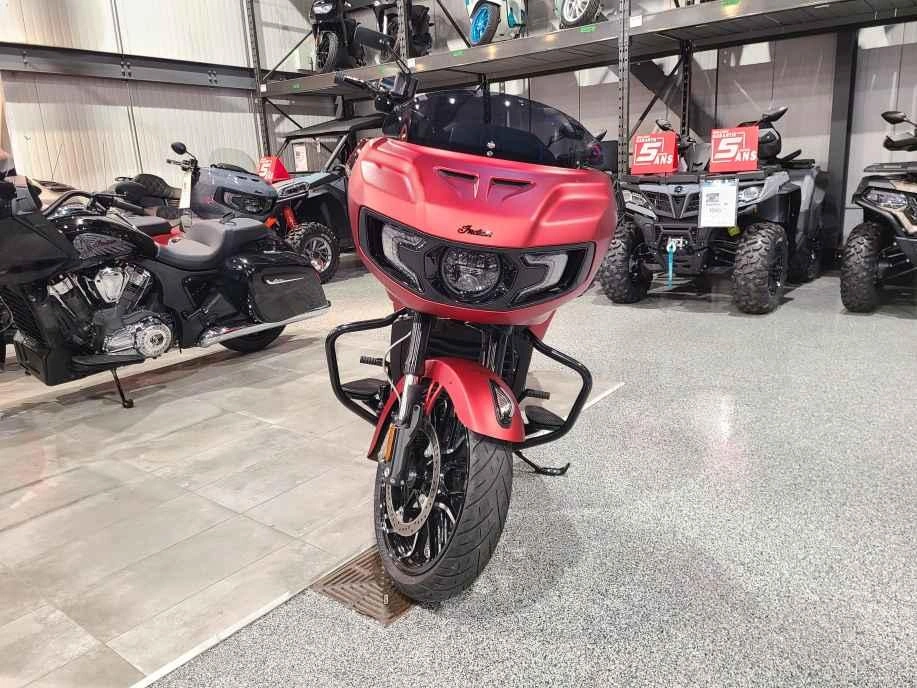 Indian Motorcycle Challenger Dark Horse With Powerband Audio Package 2024 alt