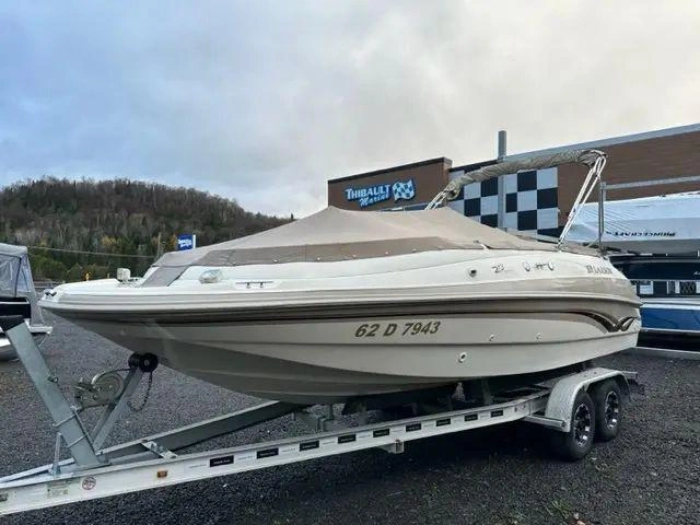 1999 Larson Escape 213 alt