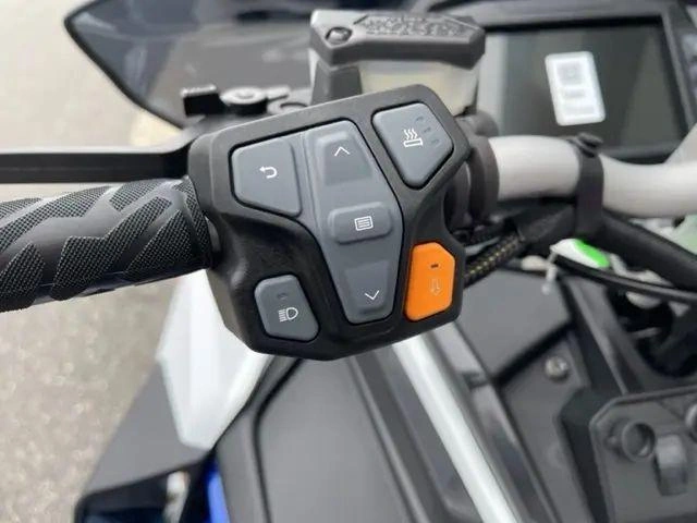 2023 Polaris 850 Indy Adventure 137 alt