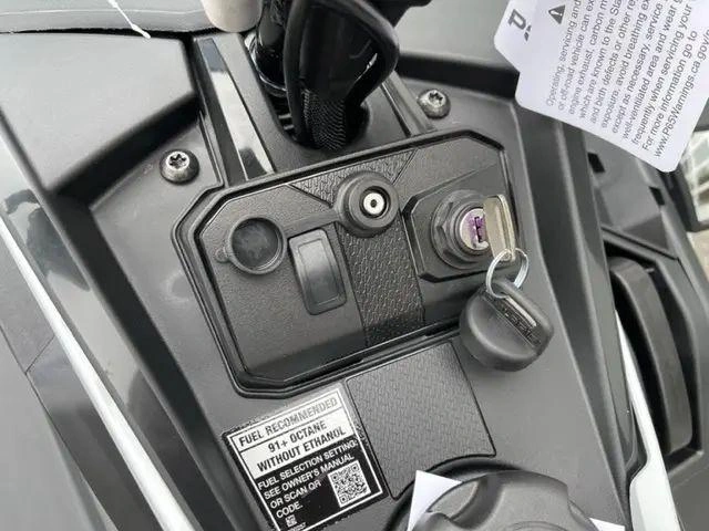 2023 Polaris 850 Indy Adventure 137 alt