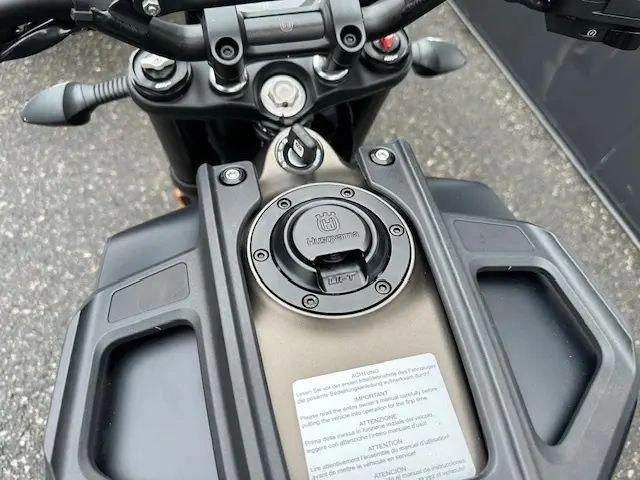 2023 Husqvarna Svartpilen 401- B.d. alt
