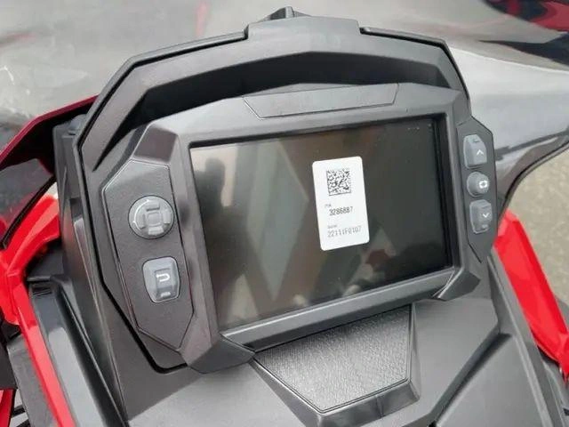 2023 Polaris 650 Indy Adventure 137 alt
