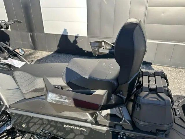 Polaris Prostar S4 Indy Adventure X2 137 2023 alt