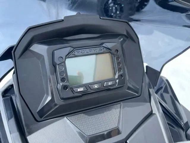 Polaris 850 Indy Vr1 137 2023 alt
