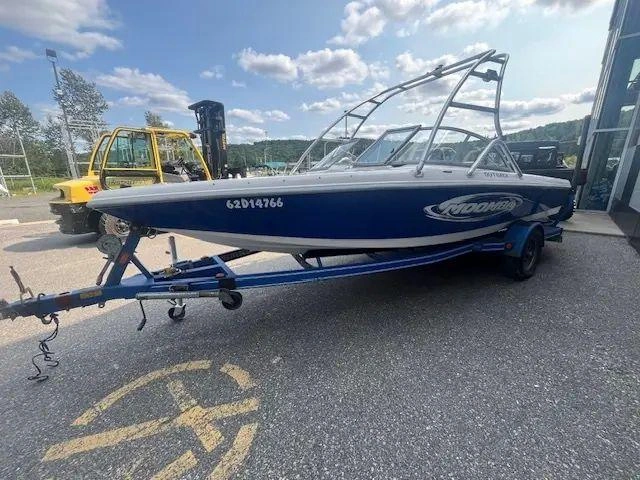 2003 Moomba Outback alt