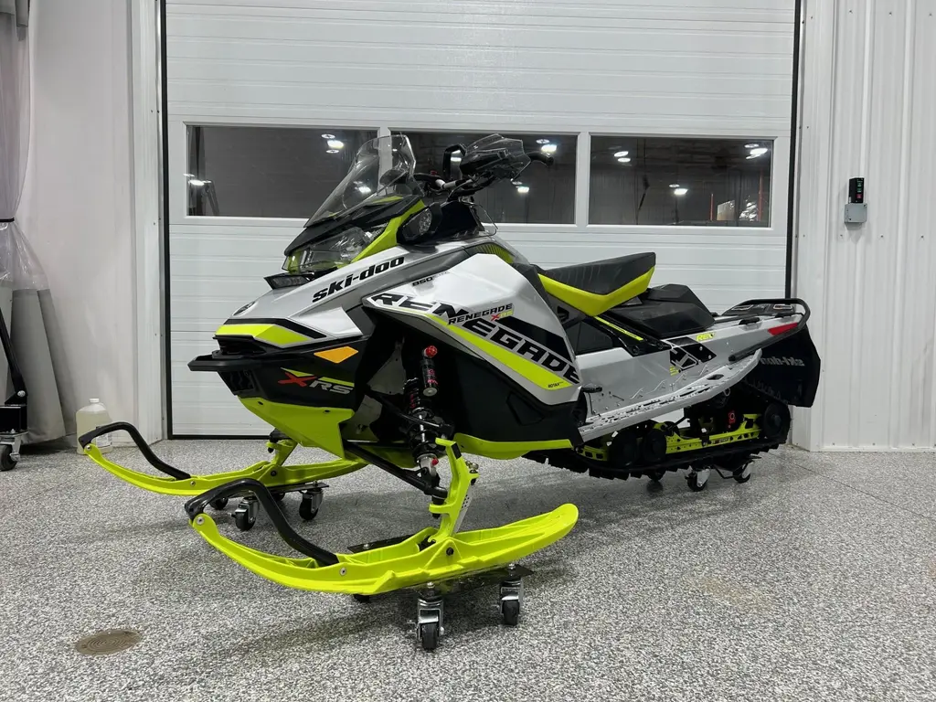 2018 Ski-Doo Renegade XRS 850