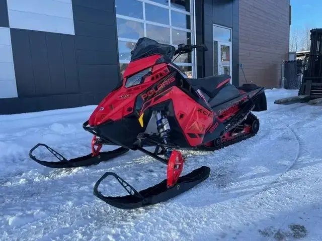 Polaris 850 INDY XCR 136 2022