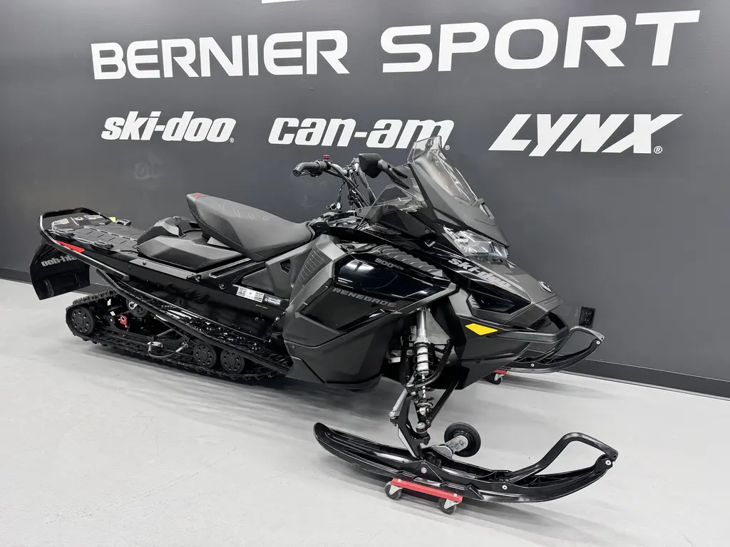 2021 Ski-Doo MOTONEIGE 2021 RENEGADE 900ACE