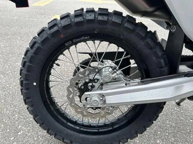 2024 Husqvarna 701 Enduro alt