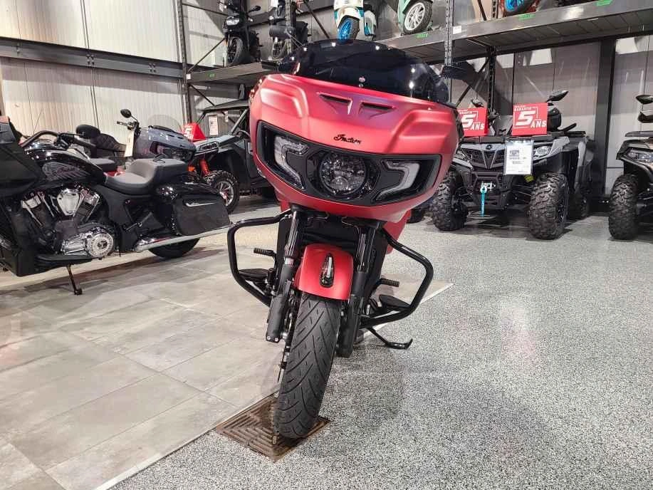 Indian Motorcycle Challenger Dark Horse With Powerband Audio Package 2024 alt