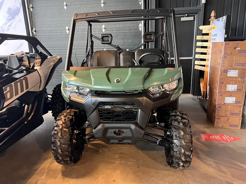 2022 Can-Am DEFENDER HD9