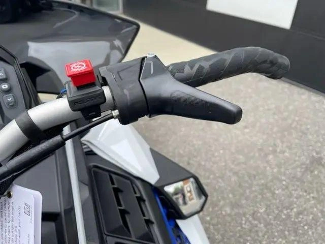 2023 Polaris 850 Indy Adventure 137 alt