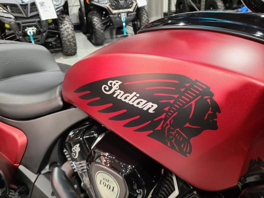 Indian Motorcycle Challenger Dark Horse With Powerband Audio Package 2024 alt