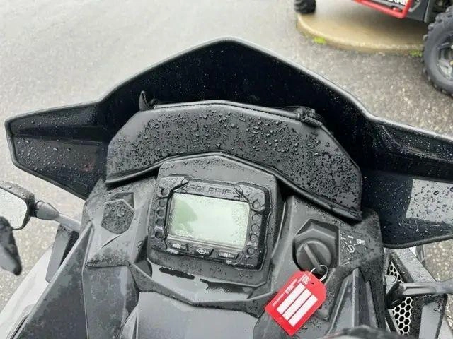 Polaris 800 Switchback Assault 2018 alt
