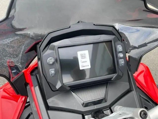 2023 Polaris 850 Indy Adventure 137 alt