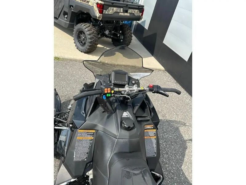 Polaris 850 Assault 144 2021 alt