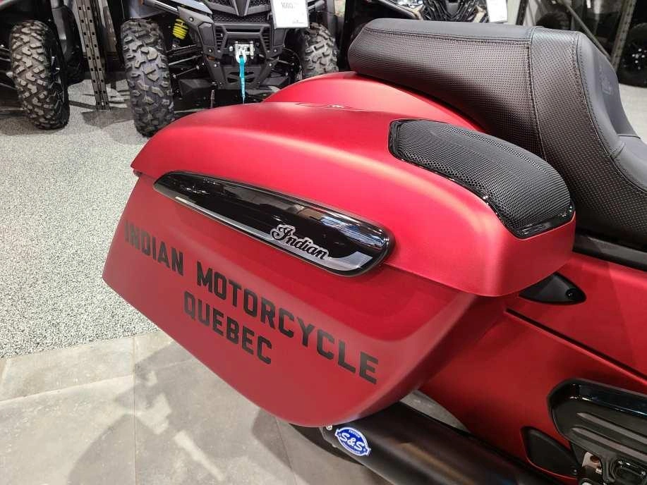 Indian Motorcycle Challenger Dark Horse With Powerband Audio Package 2024 alt