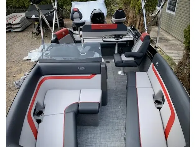 2023 Princecraft VENTURA 23 RL MERCURY FOURSTROKE 200HP XL