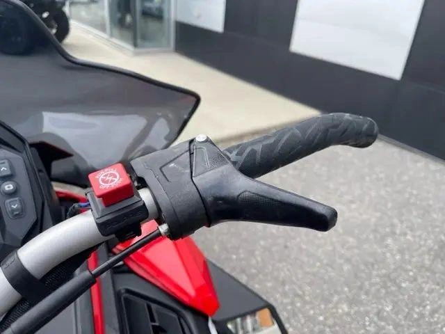 2023 Polaris 850 Indy Adventure 137 alt
