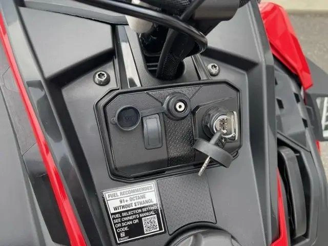 2023 Polaris 850 Indy Adventure 137 alt