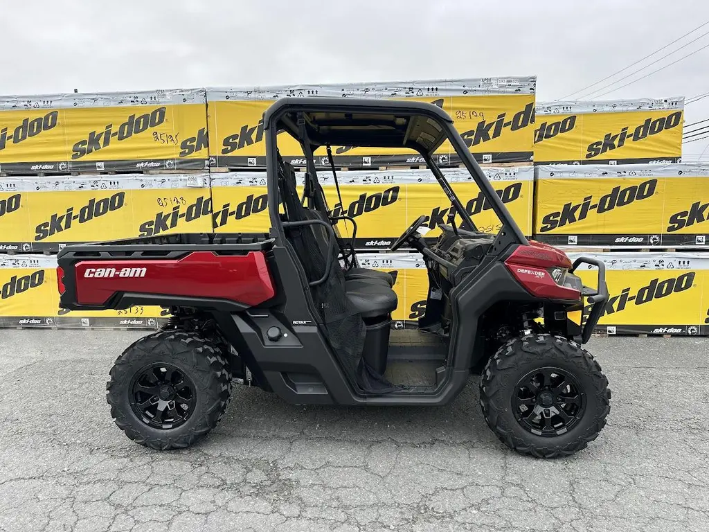 2024 Can-Am Defender XT HD9