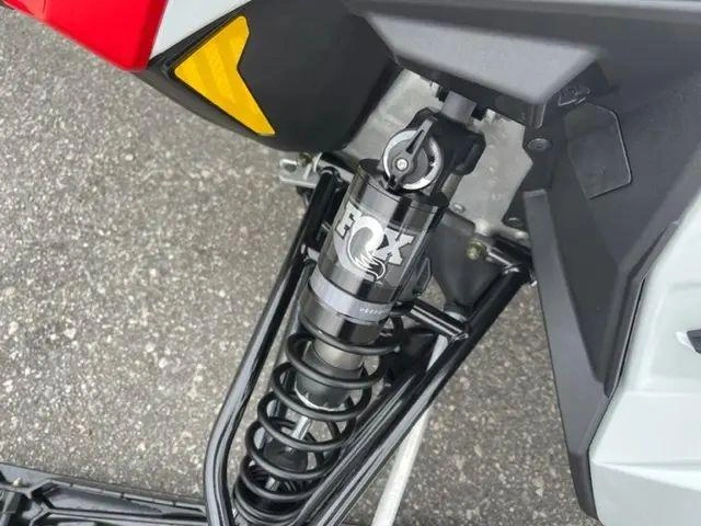 2023 Polaris 650 Indy Adventure 137 alt