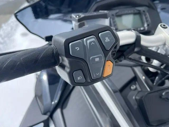 Polaris 850 Indy Vr1 137 2023 alt