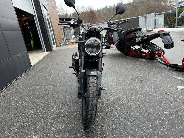 2023 Husqvarna Svartpilen 401- B.d. alt