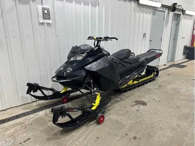 2017 Ski-Doo Summit  850 E-tec 165 »