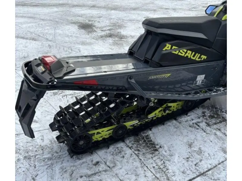 2022 Polaris Switcheback assault 850 146 2 pouces